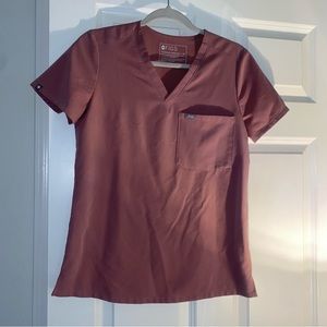 FIGS Women’s Catrina One Pocket Scrub Top in Mineral Mauve- Size XS